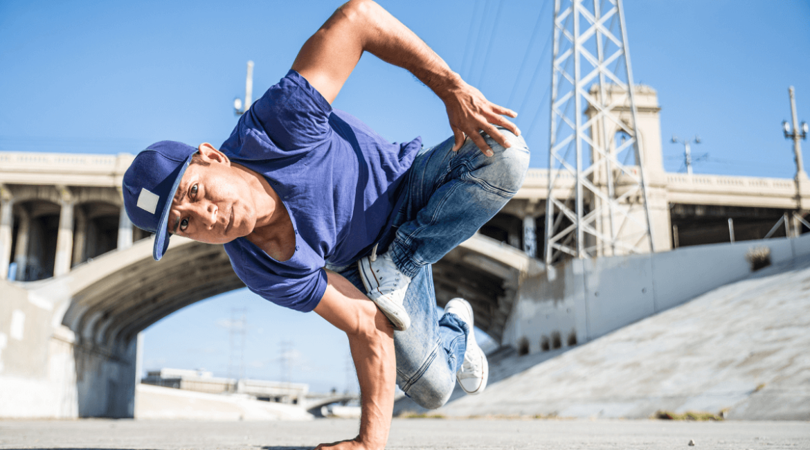 Basic dance moves in breaking you should know (Part 2)