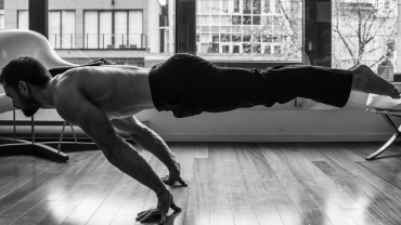 Straddle planche: Supplemental exercises and tips