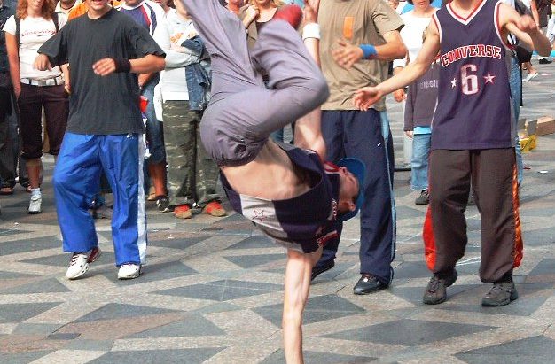 What are Freezes in breakdancing?