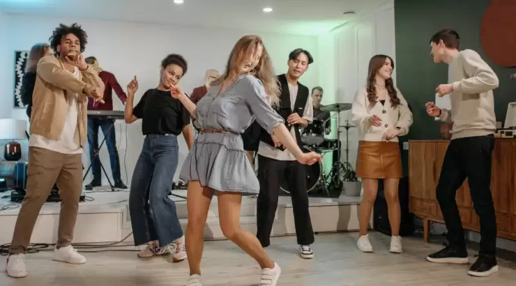 What is House Dance?
