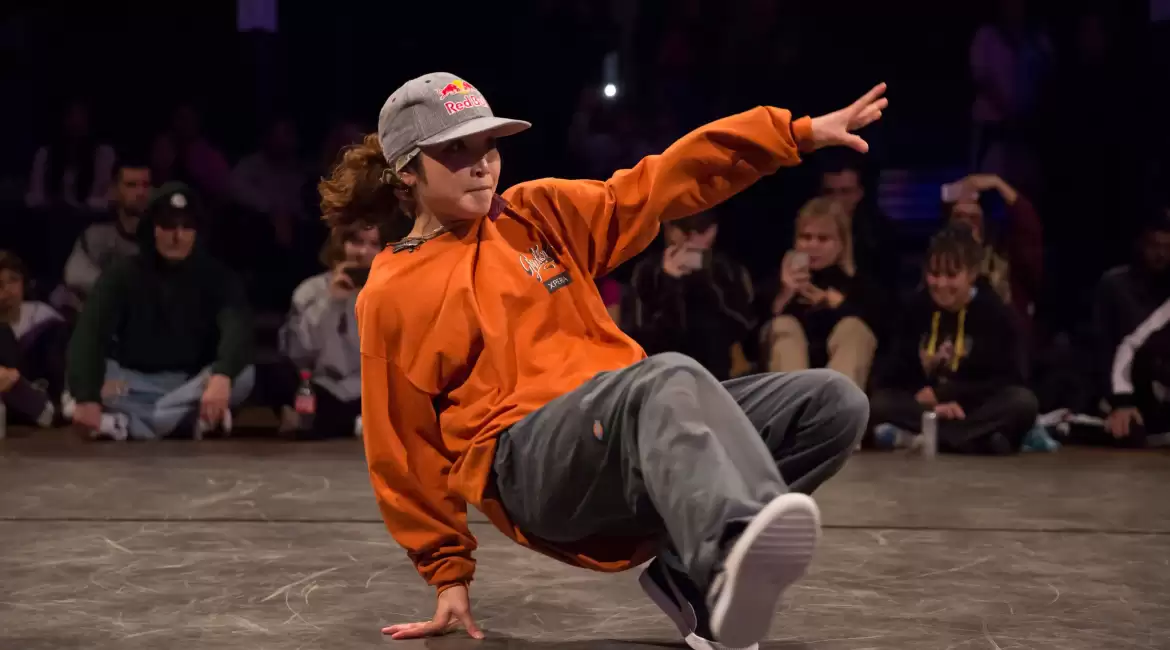 10 Easy BREAK DANCE FOOTWORKS for Beginners