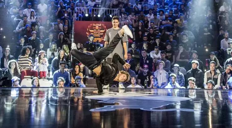 The Art of Battle: Breaking Competition Strategies