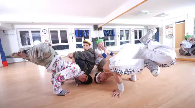 Power moves in breakdance (Part 1)